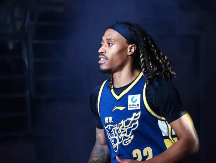 杜锋终于弃用麦考尔！上场就拖节奏影响队友，趁机补强护框大外吧|广东|纯纯|王少杰|朱芳雨|徐杰_新浪体育_新浪新闻